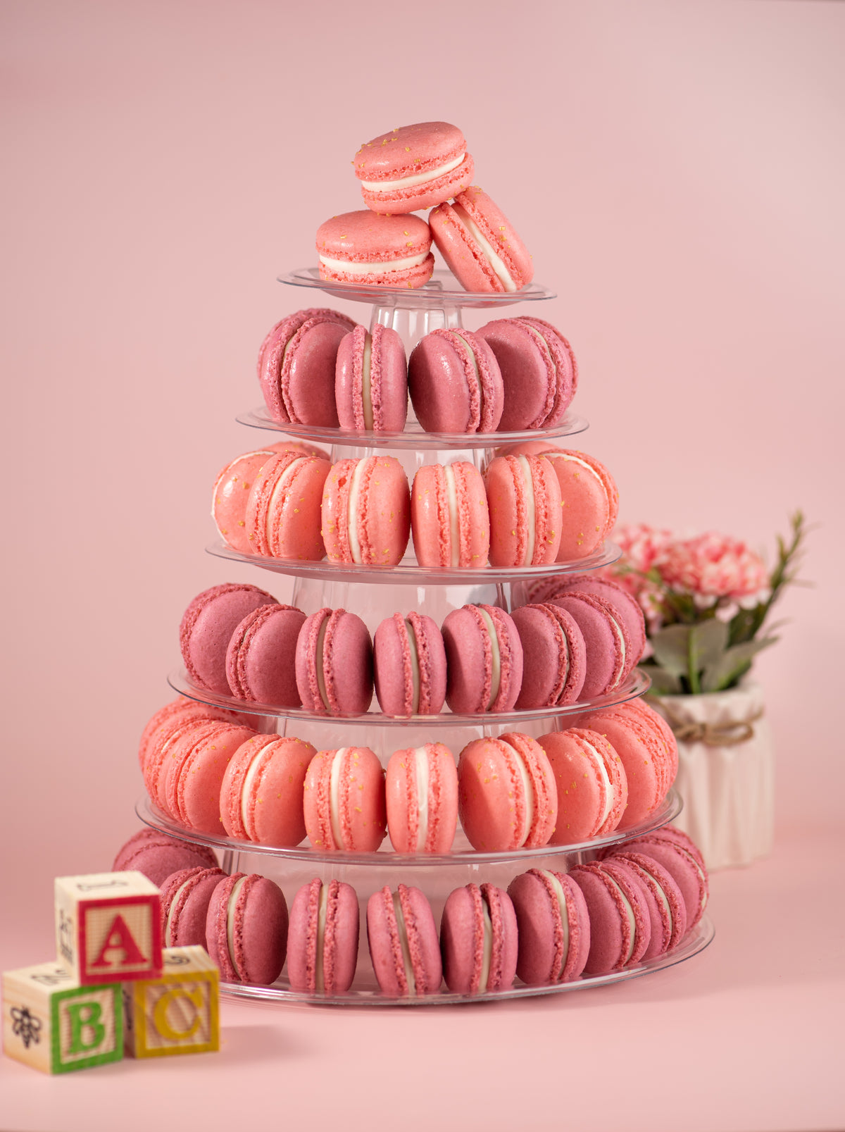 &#39;It&#39;s A Girl&#39; Macaron Tower